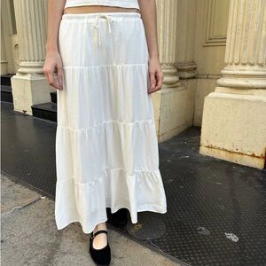 ❗️SOLD❗️NWT Brandy Melville Nadia Skirt In White